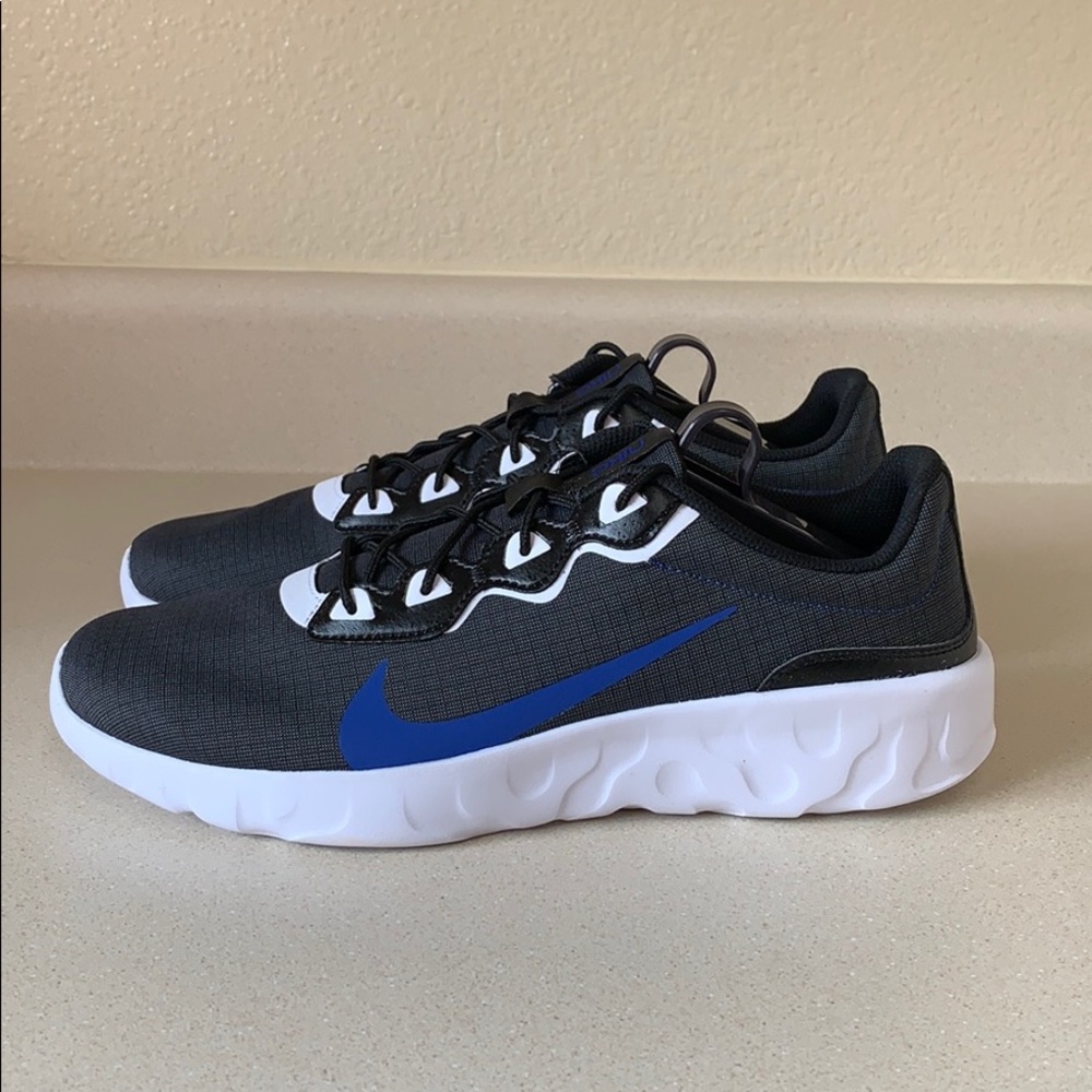 New Nike Explore Strada